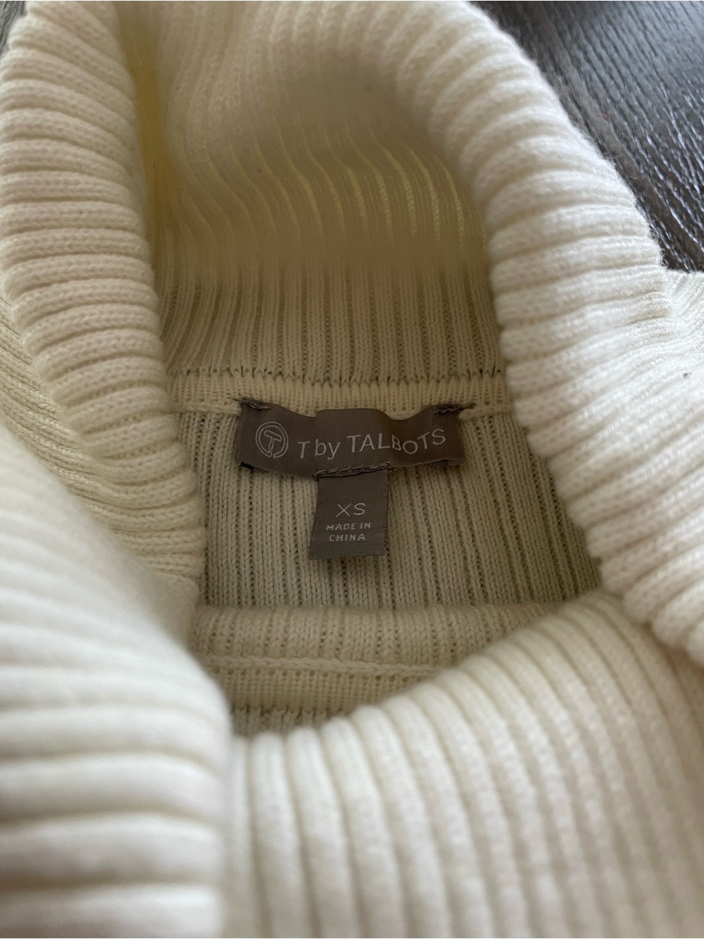 T by Talbots Sweater Ski Turtleneck Cream with Black and Pink Womens XS⛷️ NWOT - Picture 6 of 6
